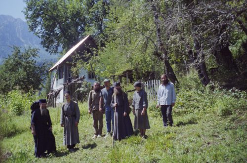 На пустынном хуторе Ригза в окрестностях Псху. Фотография 1998 г. (из архива автора)