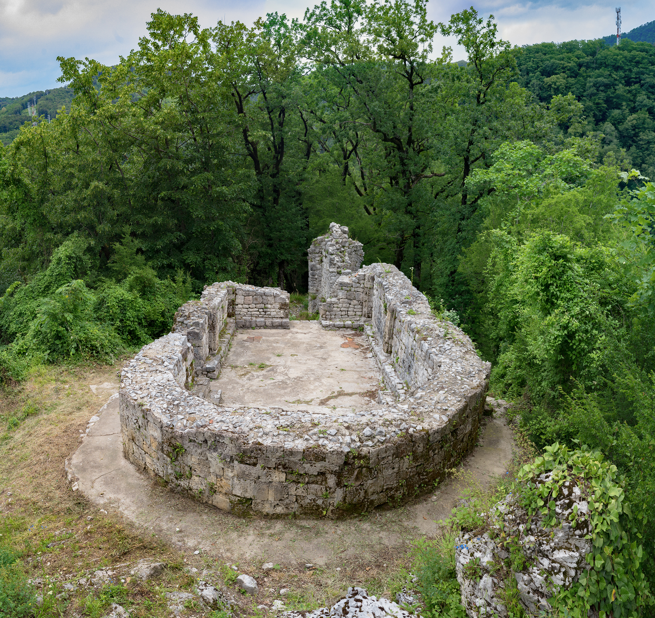 византийский храм в лоо